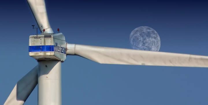 Long blades on a Vestas wind turbine.